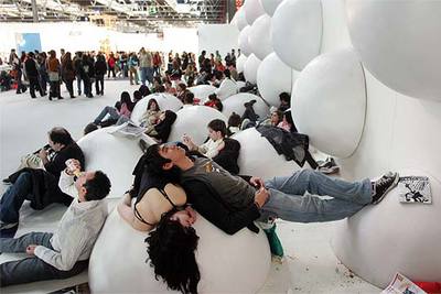 Área de descanso 'Arch Lab Esfera' (2005), de Ausma, Esteban y Garraza.