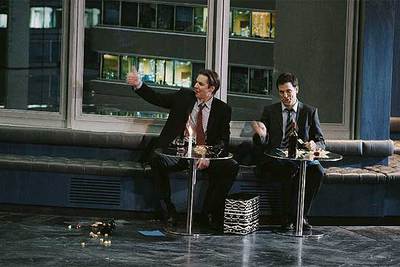 Peter Mattei (Don Giovanni, a la izquierda) y Luca Pisaroni (Leporello), en una escena de  Don Giovanni.  