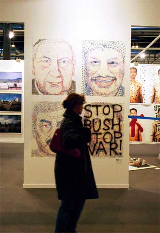 Obra de Vasan Sitthiket's de la Galeria Ethan Cohen, Arco 2003.