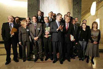 "TODO ES POSIBLE SI TODOS LO QUIEREN"