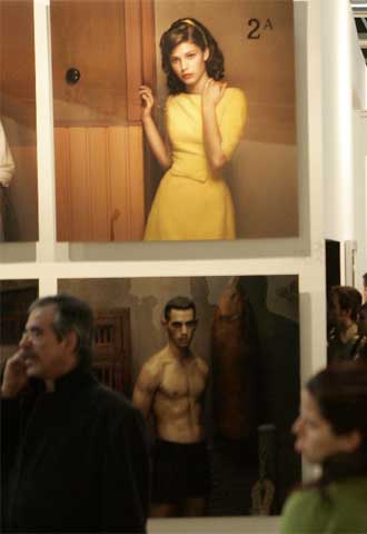 Foto de la serie  Hope Portraits,  de Erwin Olaf, en Espacio Mínimo.