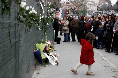 Homenaje silencioso en Santa Coloma