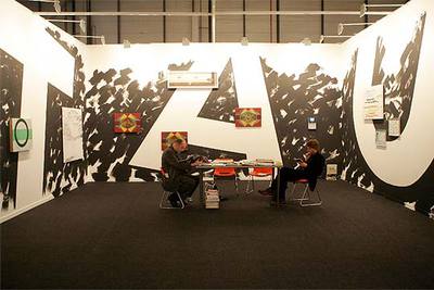 Aspecto del  stand  de la galería Hubert Winter de Viena, en el pabellón dedicado a Austria en Arco.