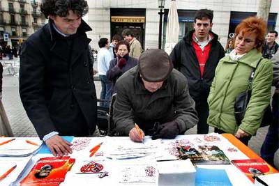 El PP consigue 200 firmas en el centro de Barcelona