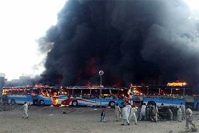 MÁS PROTESTAS CONTRA LAS VIÑETAS DE MAHOMA EN PAKISTÁN