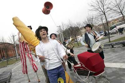 CIRCO Y MÚSICA EN EL CAMPUS