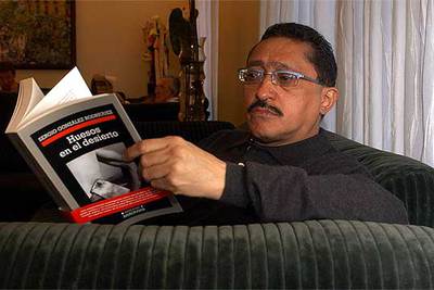El escritor mexicano Sergio González Rodríguez, autor de 'Huesos en el desierto'.