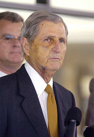 Harry Whittington, ayer a las puertas del hospital de Corpus Christi.