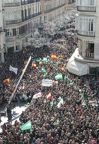 Imagen de la concentración del PP, ayer en Málaga.