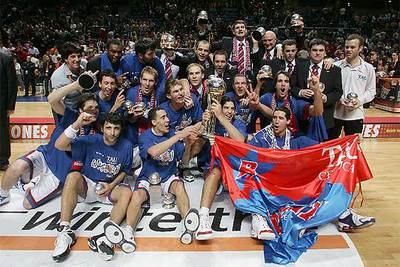 El Tau vence al Pamesa y conquista su quinta Copa