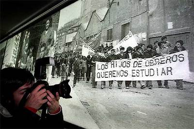 Homenaje al movimiento obrero en una estación de metro