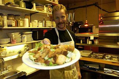 Morgan Spurlock trabaja en uno de los episodios de  30 días. 