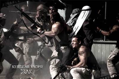 Fotograma de la película turca  El valle de los lobos. 