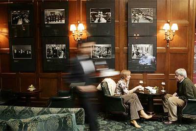 El Palace acoge una exposición de fotos de la transición