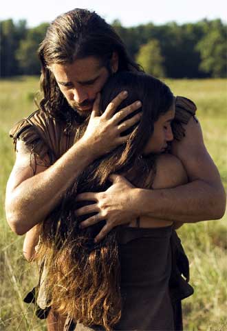 Colin Farrell y Q'Orianka Kilcher en una imagen de  El nuevo mundo. 