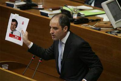 Francisco Camps, ayer, en las Cortes Valencianas.