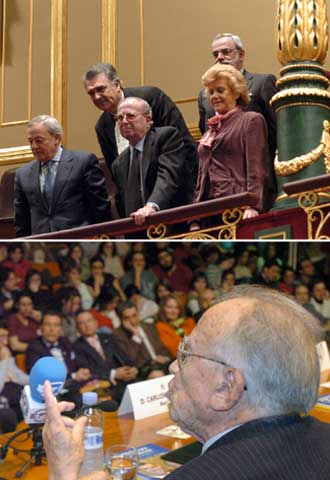 En la imagen superior, de izquierda a derecha y en primera fila, Carlos Solchaga, Leopoldo Torres y Soledad Becerril; detrás, Miguel Ángel Arredonda y Nicolás Pérez-Serrano, en el Congreso. Abajo, Santiago Carrillo, en la Universidad Complutense.rn  MANUEL ESCALERA