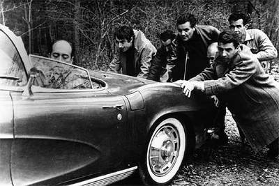 Imagen del rodaje de la película  Peppermint frapé . El que conduce es José Luis López Vázquez.