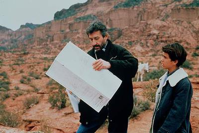 José Sacristán (a la izquierda), en una imagen de  Un lugar en el mundo , de Adolfo Aristarain.