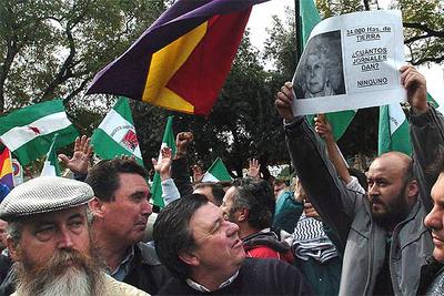 Carga por una protesta jornalera contra la duquesa de Alba