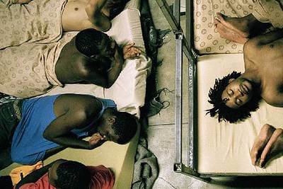 'Sin título (Los cuatro encogidos)' (2005), de Mikhael Subotzky.