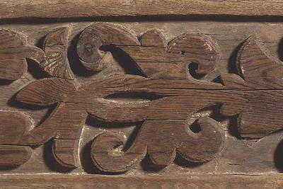 Una de las vigas del siglo X de la Mezquita de Córdoba que Christie's tiene previsto subastar en abril.