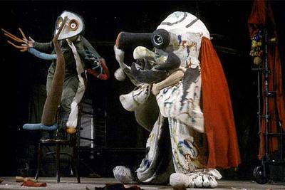 Representación de 'Mori el Merma' (1978), con vestuario de Joan Miró.