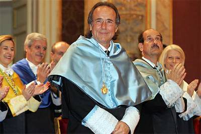 Joan Manuel Serrat, durante su investidura en la Universidad Complutense de Madrid.