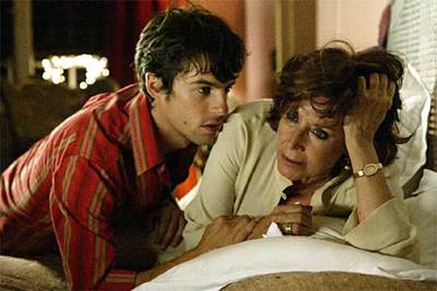 Alejo Sauras y Concha Velasco, en  Bienvenido a casa.  