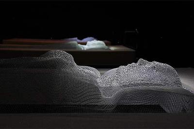 Instalación de 'Sin título' (2006), de Isaac Cordal.