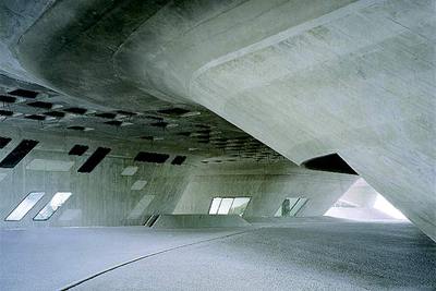 Centro de la Ciencia en Wolfsburg, obra de Zaha Hadid.