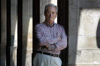 El arquitecto Oriol Bohigas, en la plaza del Rey de Barcelona en el año 2003.