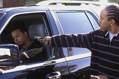 Fotograma de la película  Crash , dirigida por Paul Haggis.