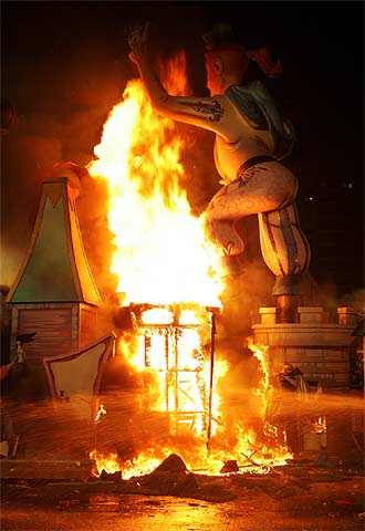 La  cremà  de la falla de Convento Santa Clara