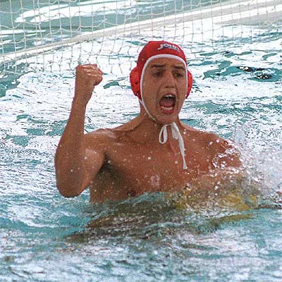 Jesús Rollán, recientemente fallecido, celebra la victoria de España en los Juegos Olímpicos de Atlanta 96.