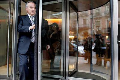 El consejero Joan Carretero sale de la reunión con la dirección de Esquerra.rnEFE