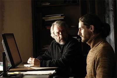 José Sacristán (a la izquierda) y Juan Diego Botto, en una imagen de  Roma,  de Adolfo Aristarain.