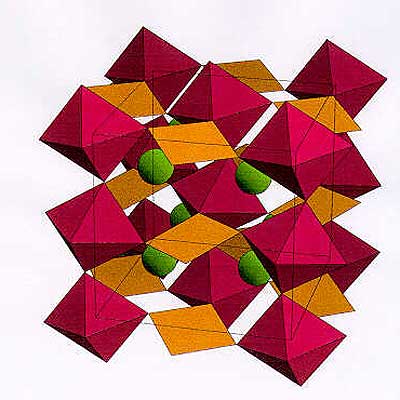 Esctructura cristalina derivada de la perovskita.