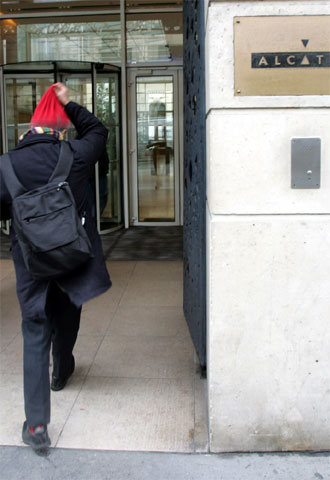 Entrada de la sede de Alcatel en París.