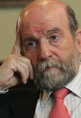 José Guillermo Zubía.