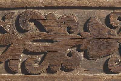 Una de las vigas del siglo X de la Mezquita de Córdoba que Christie's expone desde ayer en Londres y cuya venta está prevista para el próximo martes.