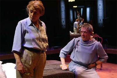 Un momento de la representación de 'Barcelona mapa de sombras', de Lluïsa Cunillé.