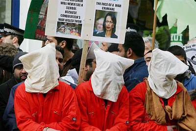 PROTESTAS CONTRA RICE EN REINO UNIDO