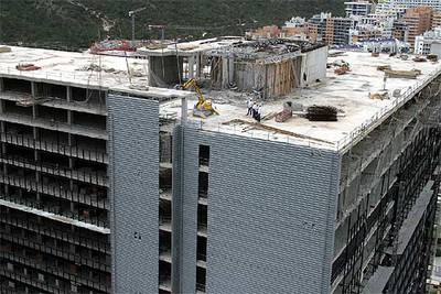 Demolición parcial del Atrium Beach