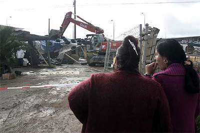 MÁS DERRIBOS EN EL POBLADO DE EL SALOBRAL