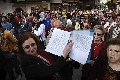 Concentración en Tavernes contra la alta tensión