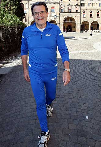 Romano Prodi pasea en chándal por Bolonia.
