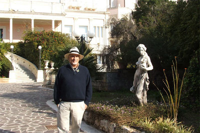 Manuel Vicent visita Siracusa (Sicilia) para la serie  Por la ruta de la memoria. 