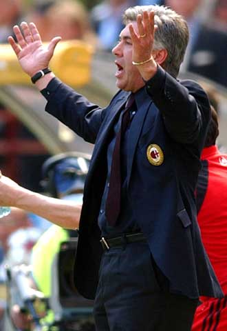 Carlo Ancelotti, en la banda.