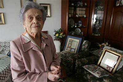 Dolores Velasco, en su casa de Dos Hermanas.